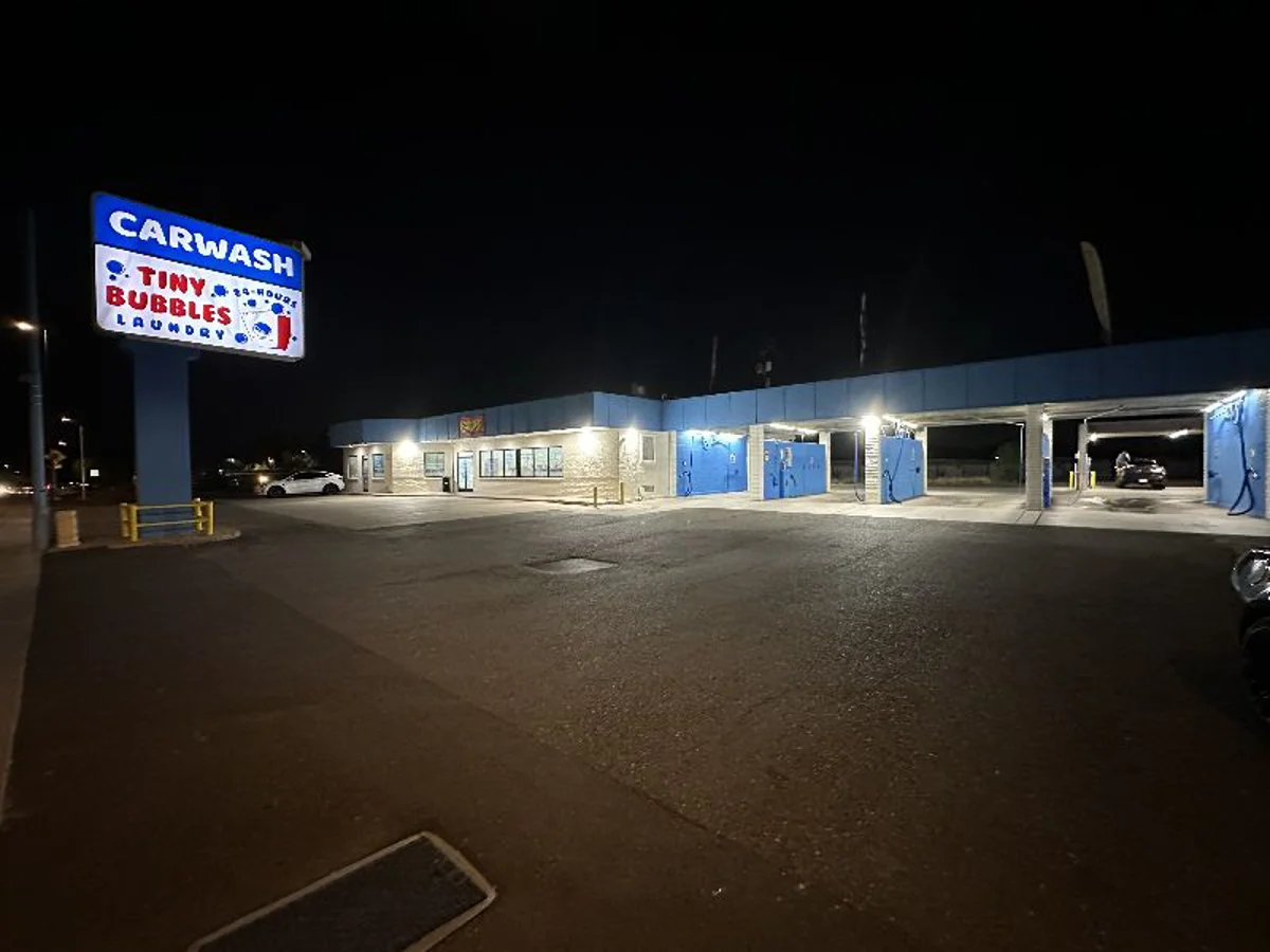 Tiny Bubbles Laundry Tempe / Guadalupe location